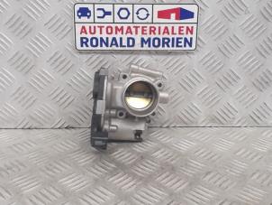 Gebruikte Gasklephuis Opel Corsa E 1.4 16V Prijs € 29,00 Margeregeling aangeboden door Automaterialen Ronald Morien B.V.