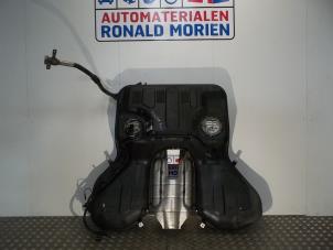 Begagnade Tank Audi A8 (D3) 3.0 TDI V6 24V Quattro Pris € 95,00 Marginaltabell erbjuds av Automaterialen Ronald Morien B.V.