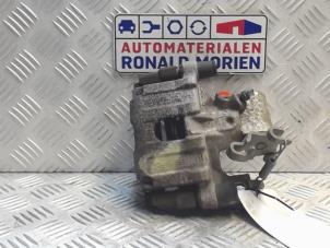 Begagnade Bakre bromsok, vänster Toyota Yaris III (P13) 1.5 16V Dual VVT-iE Pris € 79,00 Marginaltabell erbjuds av Automaterialen Ronald Morien B.V.