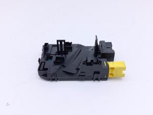 Gebruikte Stuurkolom module Volkswagen Caddy III (2KA,2KH,2CA,2CH) 1.9 TDI Prijs € 49,00 Margeregeling aangeboden door Automaterialen Ronald Morien B.V.