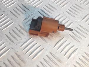 Begagnade Bromsljusbrytare Volkswagen Caddy III (2KA,2KH,2CA,2CH) 1.6 Pris € 10,00 Marginaltabell erbjuds av Automaterialen Ronald Morien B.V.