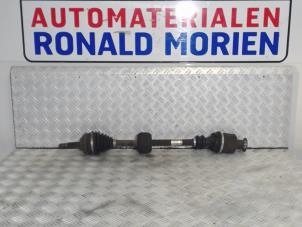 Begagnade Drivaxel, höger fram Renault Clio II (BB/CB) 1.4 16V Pris € 45,00 Marginaltabell erbjuds av Automaterialen Ronald Morien B.V.