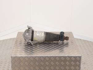 Gebruikte Veerpoot links-achter Audi Q7 (4LB) 4.2 TDI V8 32V Tiptronic Prijs € 95,00 Margeregeling aangeboden door Automaterialen Ronald Morien B.V.