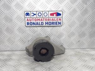 Begagnade Vibrationsdämpare Audi Q7 (4LB) 4.2 TDI V8 32V Tiptronic Pris € 55,00 Marginaltabell erbjuds av Automaterialen Ronald Morien B.V.