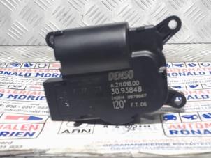 Gebruikte Kachelklep Motor Renault Master III (FV) 2.3 dCi 135 16V RWD Prijs € 29,00 Margeregeling aangeboden door Automaterialen Ronald Morien B.V.