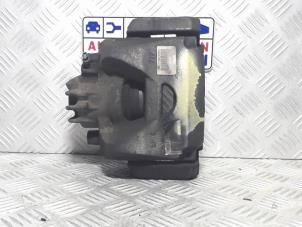 Używane Zacisk hamulcowy lewy przód Peugeot Partner (GC/GF/GG/GJ/GK) 1.6 BlueHDI 75 Cena € 19,00 Procedura marży oferowane przez Automaterialen Ronald Morien B.V.