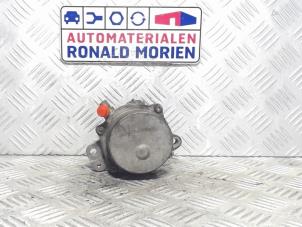 Gebruikte Vacuumpomp Rembekrachtiging Fiat Doblo Cargo (223) 1.3 D 16V Multijet Prijs € 65,00 Margeregeling aangeboden door Automaterialen Ronald Morien B.V.