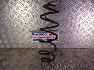 Gebruikte Schroefveer achter Opel Grandland (X) 1.2 Turbo 12V Prijs € 35,00 Margeregeling aangeboden door Automaterialen Ronald Morien B.V.