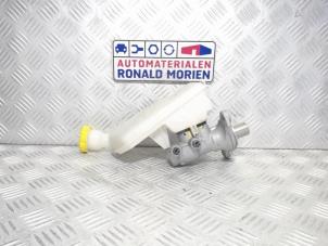 Gebruikte Hoofdremcilinder Opel Crossland (X) 1.2 Turbo 12V Prijs € 45,00 Margeregeling aangeboden door Automaterialen Ronald Morien B.V.
