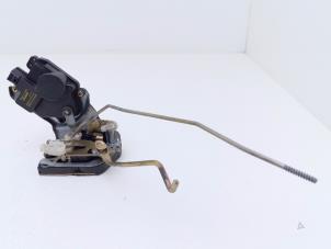 Begagnade Dörrlåsmekanism, 2-dörrars, vänster Suzuki Jimny Hardtop 1.5 DDiS 4x4 Pris € 39,00 Marginaltabell erbjuds av Automaterialen Ronald Morien B.V.