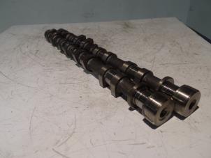 Begagnade Kamaxelsats Ford Focus 2 C+C 1.6 16V Pris € 150,00 Marginaltabell erbjuds av Automaterialen Ronald Morien B.V.