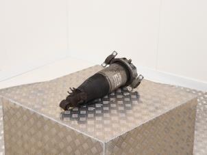 Gebruikte Veerpoot links-achter Audi Q7 (4LB) 3.0 TDI V6 24V Prijs € 95,00 Margeregeling aangeboden door Automaterialen Ronald Morien B.V.