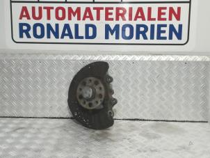 Gebruikte Fusee links-voor Mercedes E Estate (S212) E-250 CDI 16V BlueEfficiency Prijs € 19,00 Margeregeling aangeboden door Automaterialen Ronald Morien B.V.