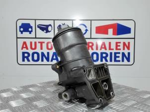 Gebruikte Oliefilterhuis Volkswagen Touran (1T3) 2.0 TDI 16V 140 Prijs € 35,00 Margeregeling aangeboden door Automaterialen Ronald Morien B.V.