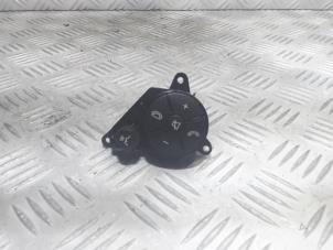 Begagnade Rattmonterad radiostyrning Mercedes E Estate (S212) E-250 CDI 16V BlueEfficiency Pris € 20,00 Marginaltabell erbjuds av Automaterialen Ronald Morien B.V.