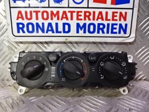 Begagnade Värmekontrollpanel Ford Focus 3 1.6 Ti-VCT 16V 125 Pris € 49,55 Marginaltabell erbjuds av Automaterialen Ronald Morien B.V.