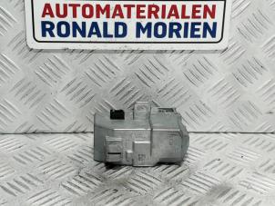 Begagnade Elektronisk tändnyckel Landrover Discovery Sport (LC) 2.2 sd4 16V Pris € 85,00 Marginaltabell erbjuds av Automaterialen Ronald Morien B.V.