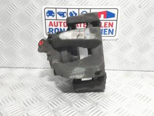 Używane Zacisk hamulcowy lewy przód Citroen C4 Spacetourer (3D/3E) 1.6 BlueHDI 120 Cena € 45,00 Procedura marży oferowane przez Automaterialen Ronald Morien B.V.