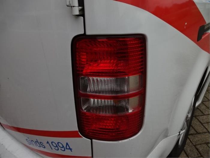 Baklykta, höger från en Volkswagen Caddy III (2KA,2KH,2CA,2CH) 1.6 TDI 16V 2010