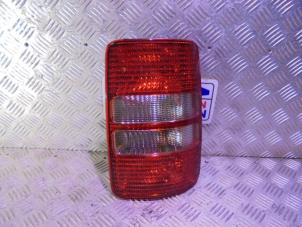 Begagnade Baklykta, höger Volkswagen Caddy III (2KA,2KH,2CA,2CH) 1.6 TDI 16V Pris € 25,00 Marginaltabell erbjuds av Automaterialen Ronald Morien B.V.