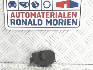 Gebruikte Kachelklep Motor Volvo V40 (MV) 2.0 T2 16V Prijs € 25,00 Margeregeling aangeboden door Automaterialen Ronald Morien B.V.