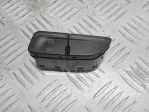 Gebruikte ASR schakelaar Ford Kuga II (DM2) 2.0 TDCi 16V 150 4x4 Prijs € 15,00 Margeregeling aangeboden door Automaterialen Ronald Morien B.V.