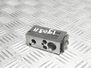Gebruikte Expansieklep airco Renault Clio III (BR/CR) 1.2 16V 75 Prijs € 25,00 Margeregeling aangeboden door Automaterialen Ronald Morien B.V.