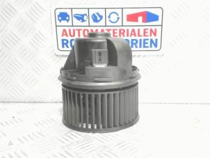 Używane Silnik wentylatora nagrzewnicy Ford C-Max (DM2) 1.8 16V Flexifuel Cena € 35,00 Procedura marży oferowane przez Automaterialen Ronald Morien B.V.