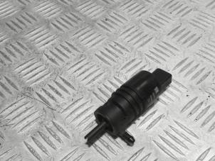 Gebruikte Ruitensproeierpomp voor Suzuki Swift (ZA/ZC/ZD) 1.2 16V Prijs € 7,50 Margeregeling aangeboden door Automaterialen Ronald Morien B.V.