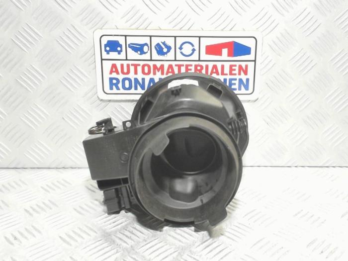 Tanklucka från en MINI Clubman (F54) 1.5 Cooper 12V 2020