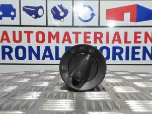 Begagnade Ljusbrytare Ford Galaxy (WGR) 2.3i 16V Pris € 17,50 Marginaltabell erbjuds av Automaterialen Ronald Morien B.V.