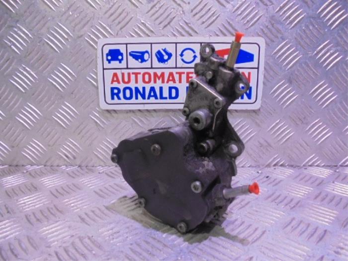 Brandstofpomp Mechanisch van een Volkswagen Lupo (6X1) 1.2 TDI 3L 2001