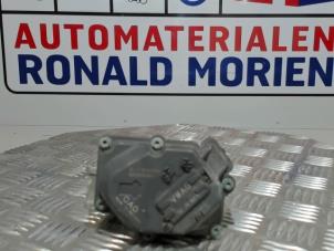 Begagnade Spjällhus Audi A8 (D4) 4.2 TDI V8 32V Quattro Pris € 75,00 Marginaltabell erbjuds av Automaterialen Ronald Morien B.V.