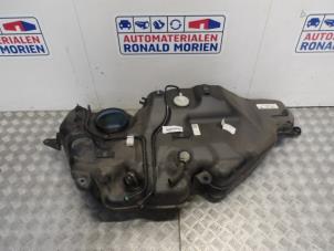 Używane Zbiornik Ford Focus 4 1.0 Ti-VCT EcoBoost 12V 125 Cena € 199,00 Z VAT oferowane przez Automaterialen Ronald Morien B.V.