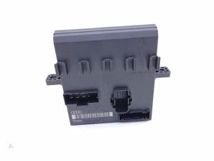 Begagnade Dator , karosskontroll (BCM) Audi A8 (D3) 4.2 V8 40V Quattro Pris € 75,00 Marginaltabell erbjuds av Automaterialen Ronald Morien B.V.