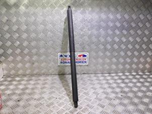 Gebruikte Amortisseur rechts-achter Opel Insignia Sports Tourer 2.0 CDTI 16V 160 Ecotec Prijs € 25,00 Margeregeling aangeboden door Automaterialen Ronald Morien B.V.