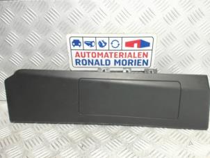 Gebruikte Airbag knie links Porsche Panamera (970) 3.0 D V6 24V Prijs € 195,00 Inclusief btw aangeboden door Automaterialen Ronald Morien B.V.