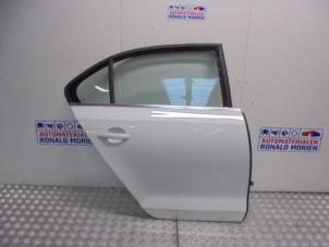 Begagnade Bakdörr, 4-dörrars, höger Volkswagen Jetta IV (162/16A) 2.0 TDI 16V Pris € 295,00 Inklusive moms erbjuds av Automaterialen Ronald Morien B.V.