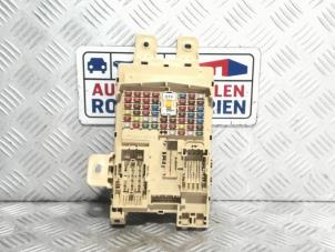 Używane Skrzynka bezpieczników Kia Niro I (DE) 1.6 GDI Hybrid Cena € 145,00 Procedura marży oferowane przez Automaterialen Ronald Morien B.V.