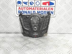 Gebruikte Radiobedienings paneel Ford Fiesta 6 (JA8) 1.0 EcoBoost 12V 100 Prijs € 49,00 Margeregeling aangeboden door Automaterialen Ronald Morien B.V.