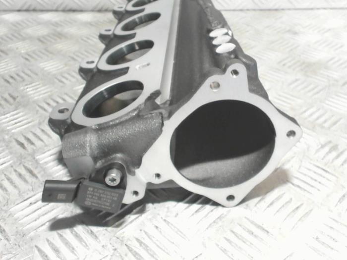 Insugsrör från en Audi RS 3 Sportback (8VA/8VF) 2.5 TFSI 20V Quattro 2018