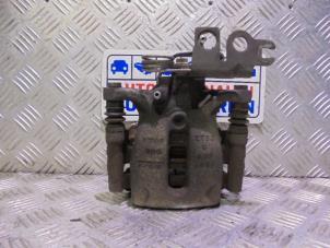 Gebruikte Remklauw (Tang) rechts-achter Volkswagen Caddy IV 1.6 TDI 16V Prijs € 50,00 Inclusief btw aangeboden door Automaterialen Ronald Morien B.V.