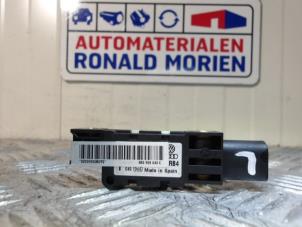 Begagnade Airbagmodul Volkswagen Phaeton (3D) 3.2 V6 30V 4Motion Lang Pris € 19,00 Marginaltabell erbjuds av Automaterialen Ronald Morien B.V.