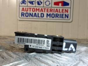 Begagnade Airbagmodul Volkswagen Phaeton (3D) 3.2 V6 30V 4Motion Lang Pris € 35,00 Marginaltabell erbjuds av Automaterialen Ronald Morien B.V.