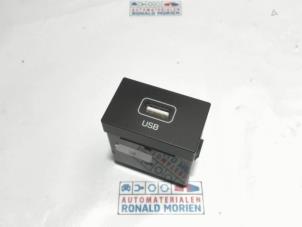 Gebruikte USB module Hyundai Ioniq EV 38 kWh Prijs € 25,00 Margeregeling aangeboden door Automaterialen Ronald Morien B.V.
