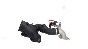 Używane Rura EGR Renault Trafic Passenger (1JL/2JL/3JL/4JL) 2.0 dCi 16V 170 Cena € 55,00 Procedura marży oferowane przez Automaterialen Ronald Morien B.V.