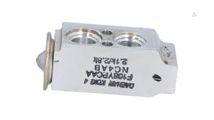 Gebruikte Expansieklep airco Kia Picanto (JA) 1.0 12V Prijs € 25,00 Margeregeling aangeboden door Automaterialen Ronald Morien B.V.
