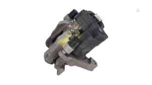 Gebruikte Remklauw (Tang) links-achter Volkswagen Tiguan (AD1) 2.0 TDI 16V BlueMotion Techn.SCR 4Motion Prijs € 114,95 Inclusief btw aangeboden door Automaterialen Ronald Morien B.V.