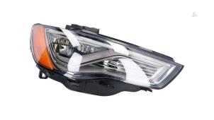 Gebruikte Koplamp rechts Audi A3 Sportback (8VA/8VF) 1.4 TFSI 16V e-tron Prijs € 895,00 Inclusief btw aangeboden door Automaterialen Ronald Morien B.V.