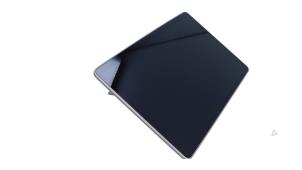 Używane Wyswietlacz jednostki multimedialnej Tesla Model Y (5YJY) EV 4x4 Cena € 749,00 Z VAT oferowane przez Automaterialen Ronald Morien B.V.